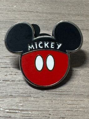 5/$25 Disney Mickey Mouse pants shaped head Pin
